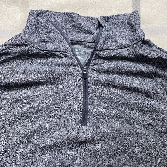 ATHLETA Gray Fast Track Quarter Zip Pullover, Ruched Sides Women’s Size XL - Picture 3 of 9